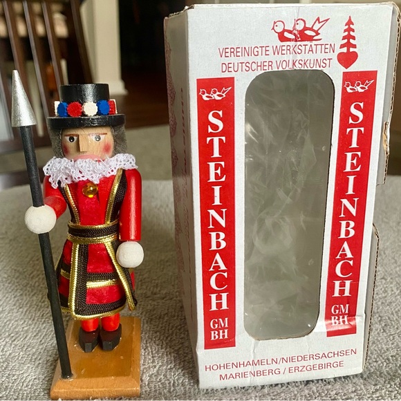 Rare Vintage Mini Steinbach Reginald the Beefeater Guardsman Nutcracker - - Picture 2 of 2